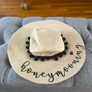 Honeymooning straw hat